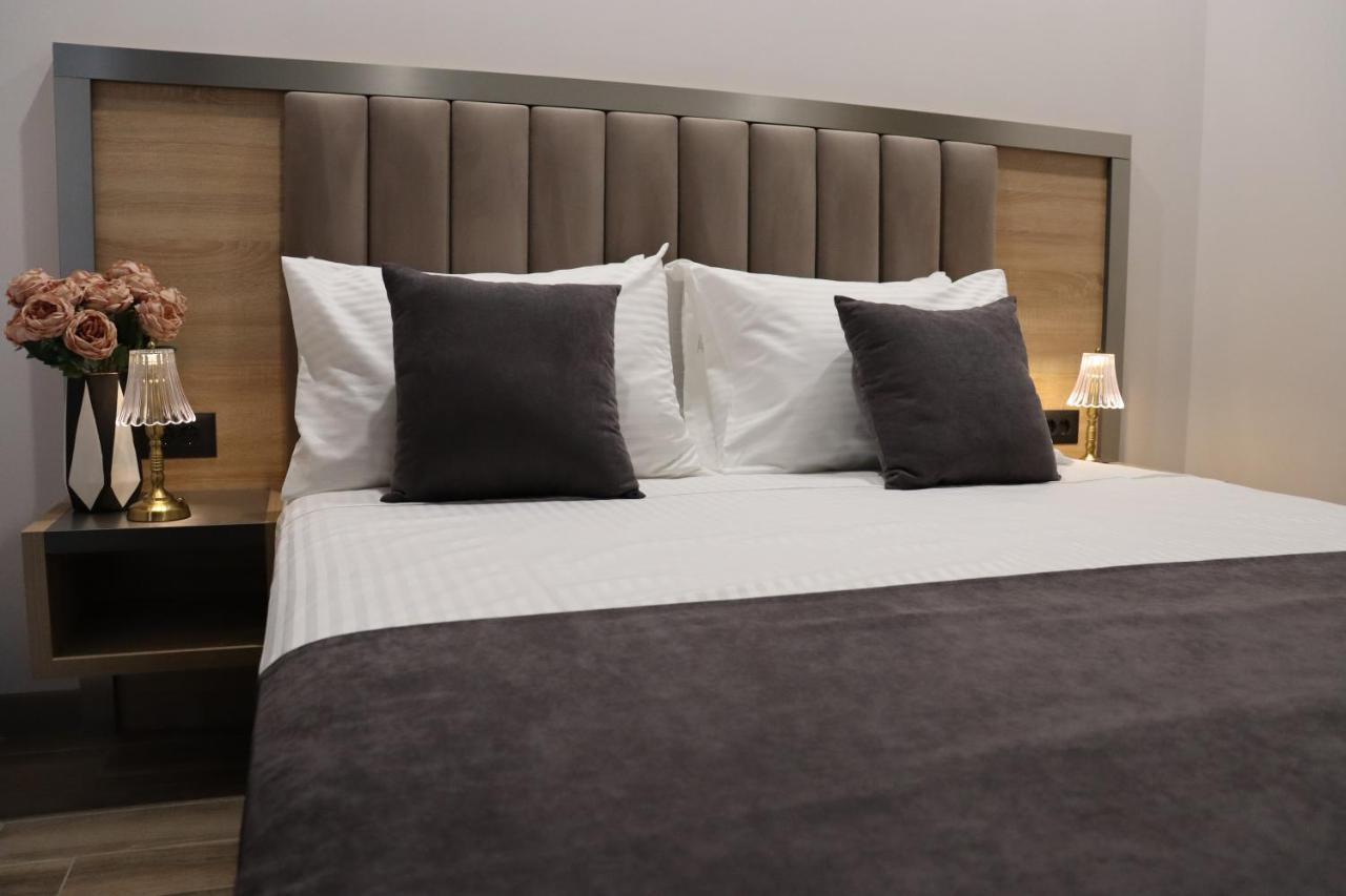 Orion Aparthotel Jerevan Exteriör bild