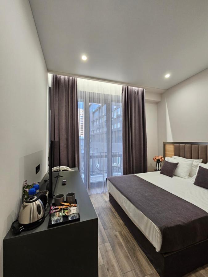 Orion Aparthotel Jerevan Exteriör bild