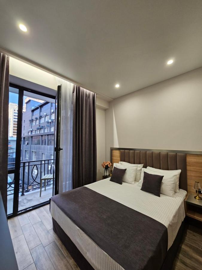 Orion Aparthotel Jerevan Exteriör bild